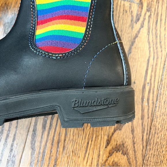Blundstone Black Chelsea Boots with Rainbow Elastic Panels - Picture 3 of 11